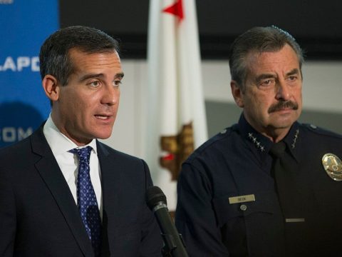 1024px Los Angeles Mayor Eric Garcetti and LAPD Chief Charlie Beck