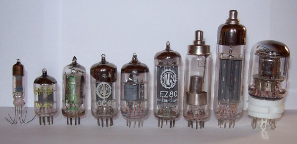 A closeup of the vacuum tubes 600x292 1