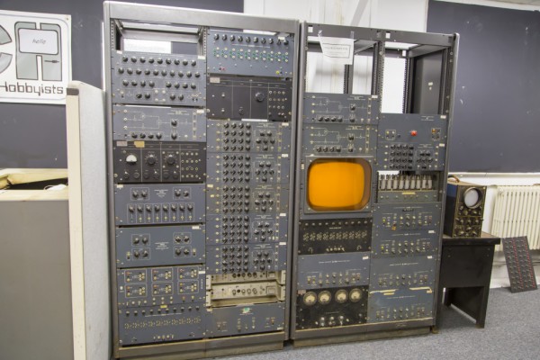 Vintage computers 600x400 1