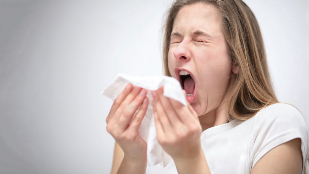 1030 cough sneeze healthy sick 1030x579 1