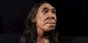امرأة إنسان نياندرتال - Credit: BBC Studios/Jamie Simonds